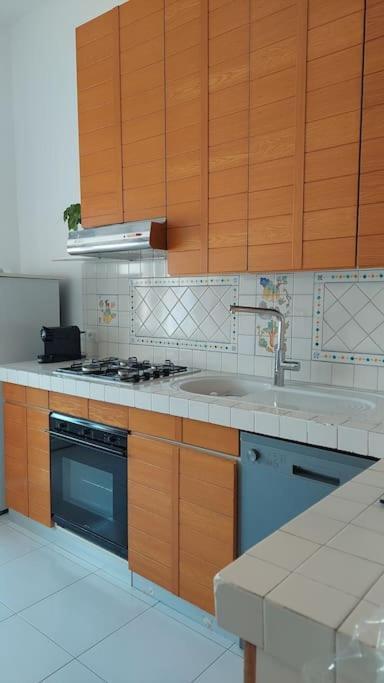 Giulia Town House Tra Citta E Mare Apartment Salerno Exterior photo
