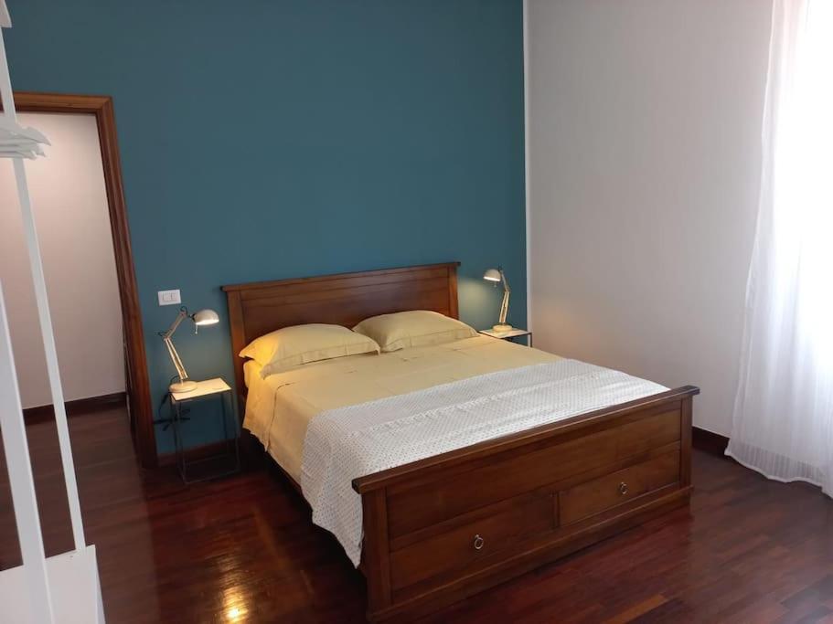 Giulia Town House Tra Citta E Mare Apartment Salerno Exterior photo
